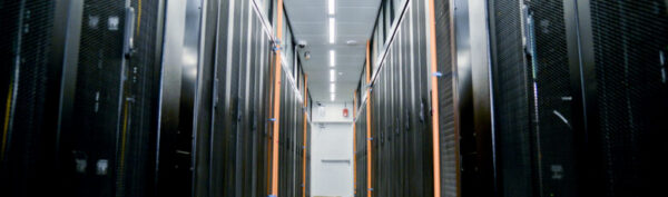 Miniatura para: No a escala web, a escala hiperprivada