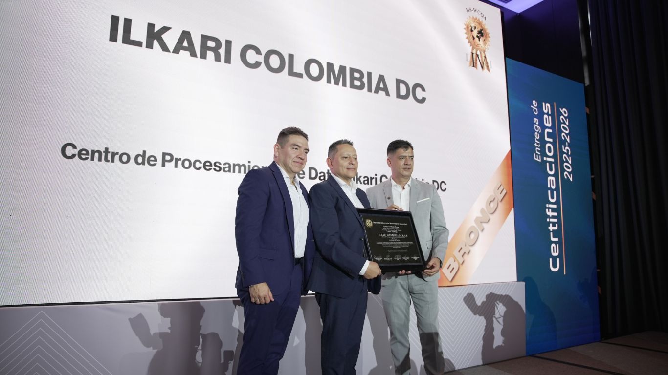 Eduardo Espinel, Head of Data Centre in Colombia, receives Ilkari’s ICREA Level IV certification